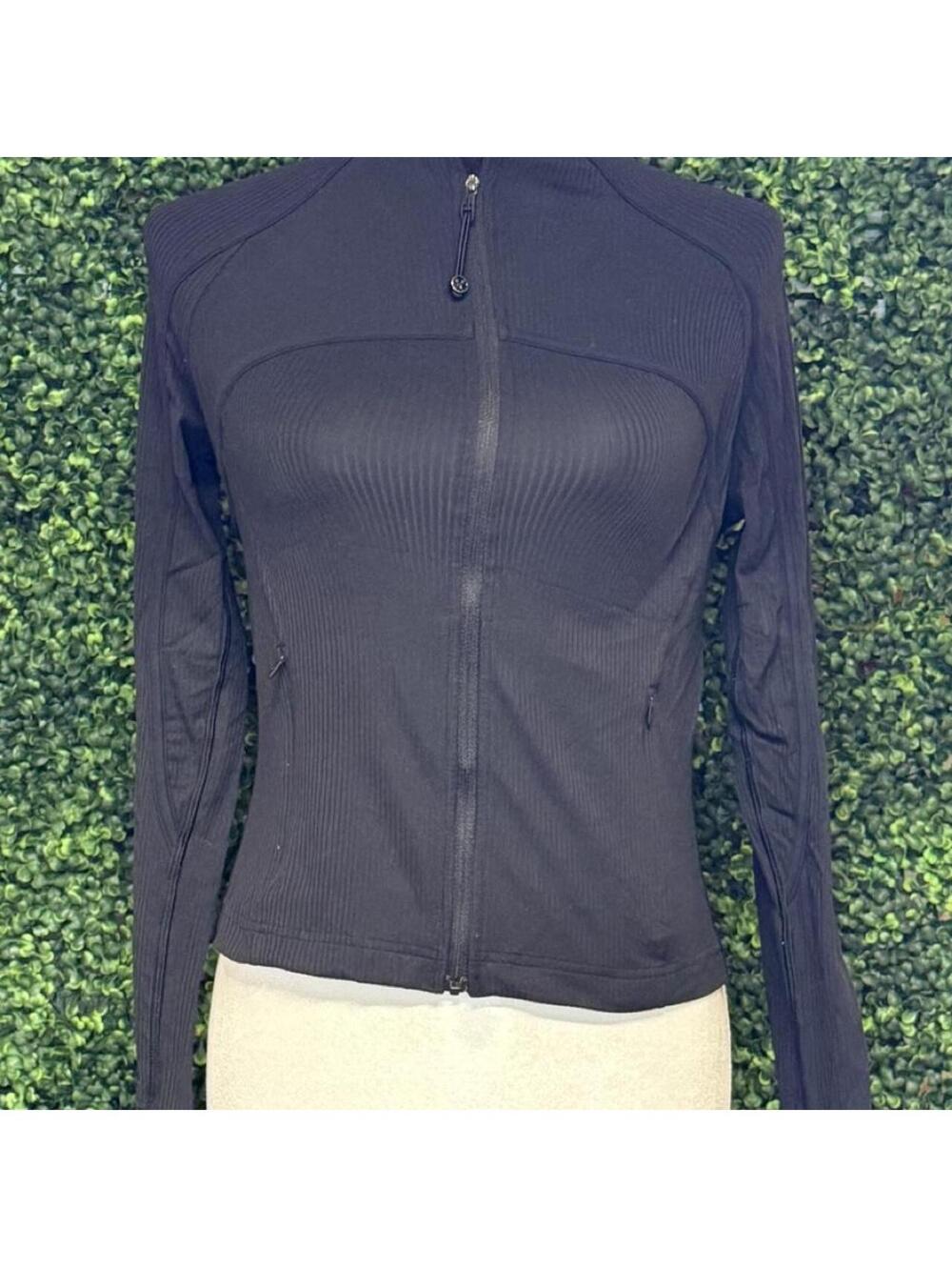 🖤 Lululemon Define Jacket in classic Black, women’s size 8.